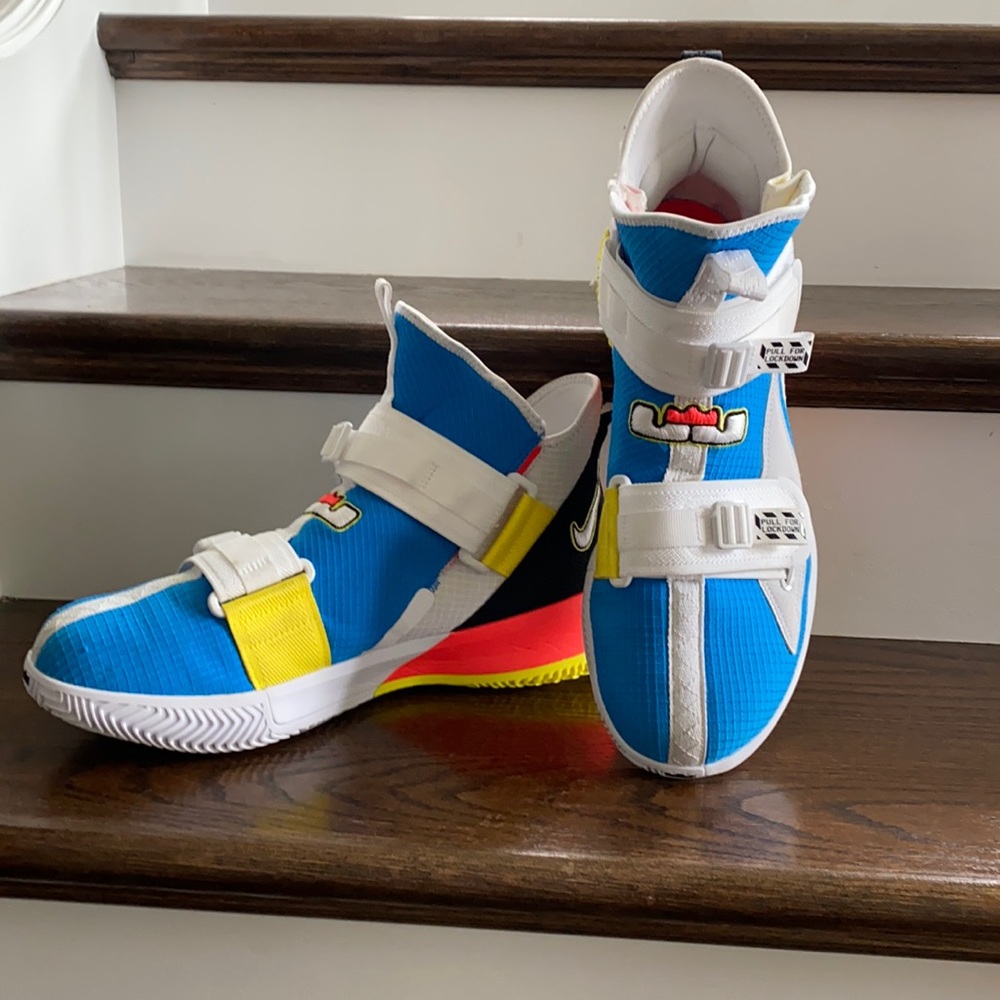 Men’s Lebron basketball shoes